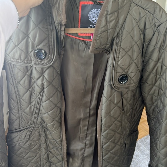 Vince Camuto womens olive quilted lightweight down jacket. Great condition! Sz S - Picture 5 of 6
